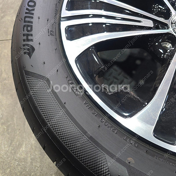 벤츠 W214 E클래스 18인치 휠 타이어 한대분 팝니다--5