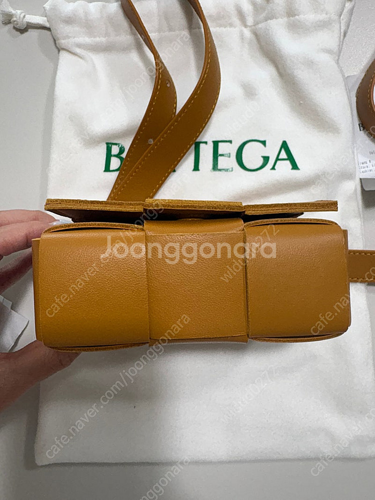 보테가베네타 미니 카세트백--1