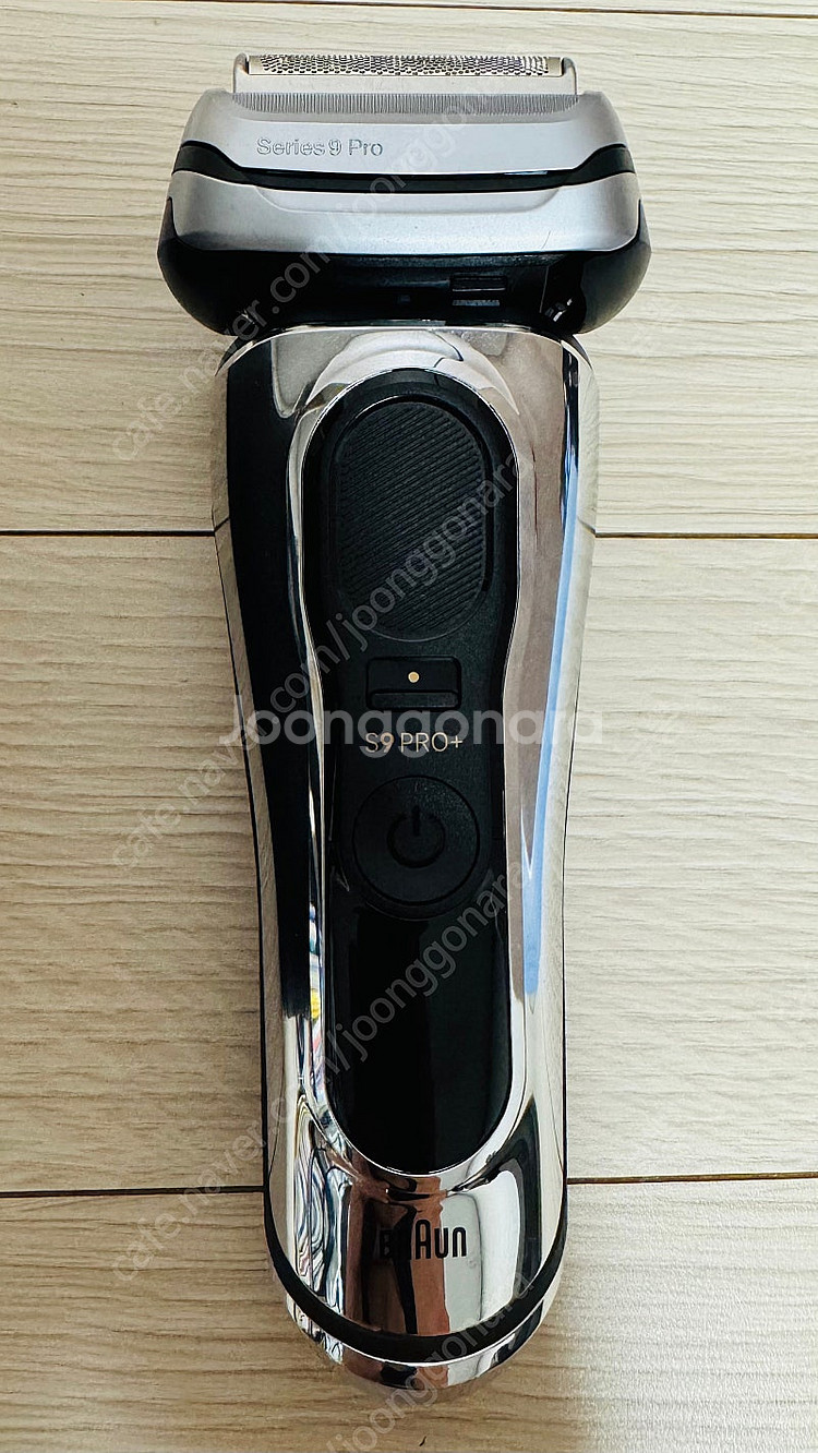 Braun 9pro+ 크롬 면도기--0