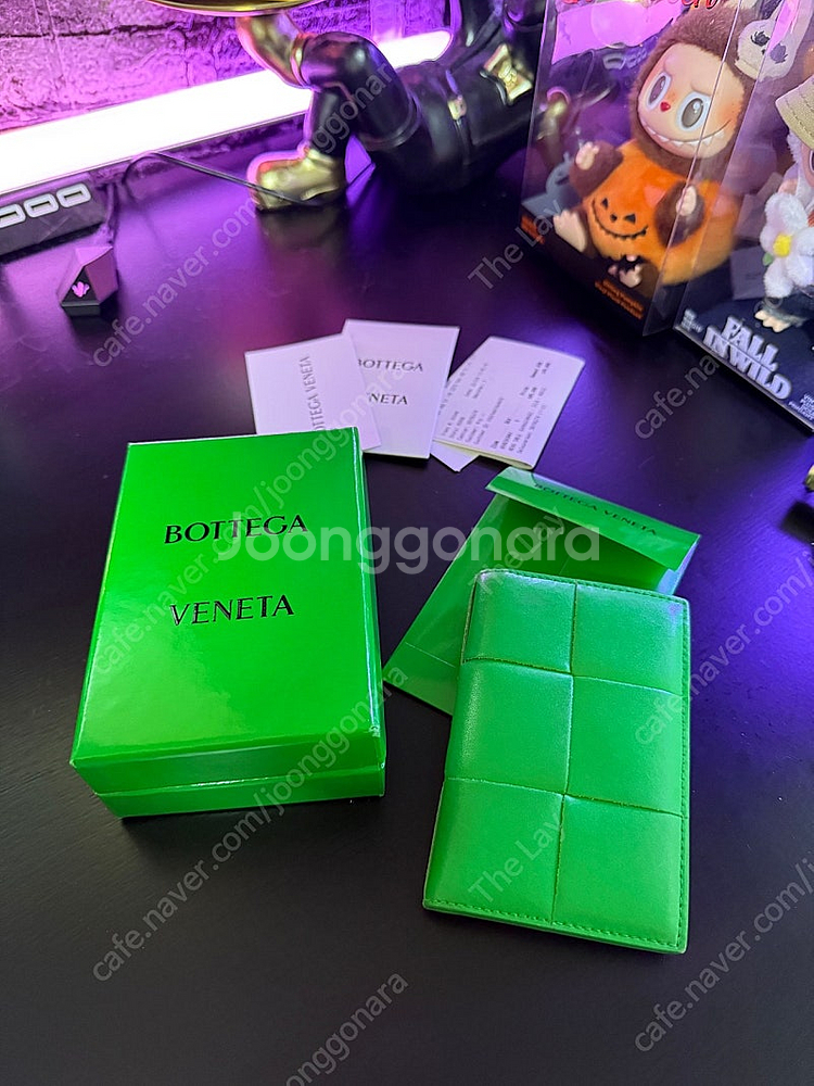 보테가베네타 맥시 플랩 오거나이저 카드지갑--0