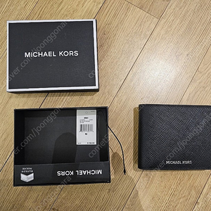 개봉만 한 MICHAEL KORS 반지갑 팝니다.