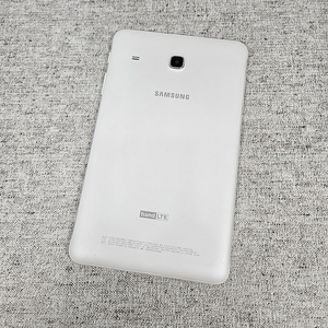 T375 갤럭시 탭E 화이트색상 16G 5만원 판매합니다.외관깔끔