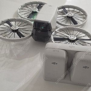 DJI Flip 드론 플라이 모어 콤보 rc2 + care 보험 잔여 20개월 + 128기가 샌디스크 sd카드