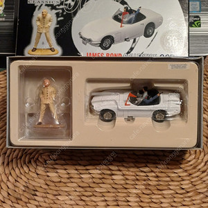 Corgi 미니카 007 두번산다 본드카 토요타2000GT 컨버터블