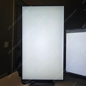 크로스오버 80cm LGIPS UHD4K USB-C 4면제로 프로아트 멀티스탠드 32인치