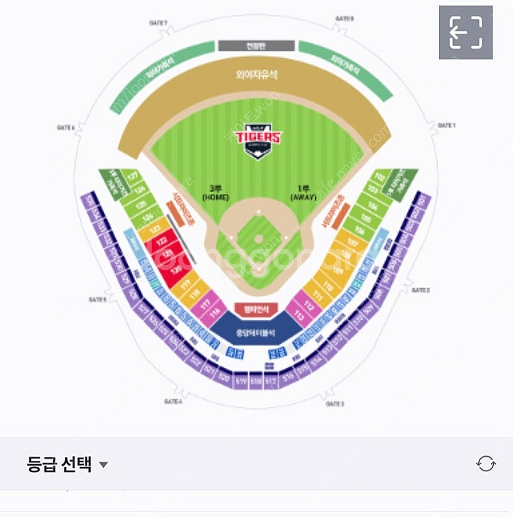 월1일 금요일 기아 VS 한화 3루 K5 124열 통로...--0