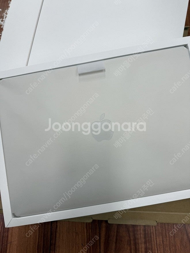 맥북에어15인치M3 1TB 애플케어플러스 판매합니다.--1
