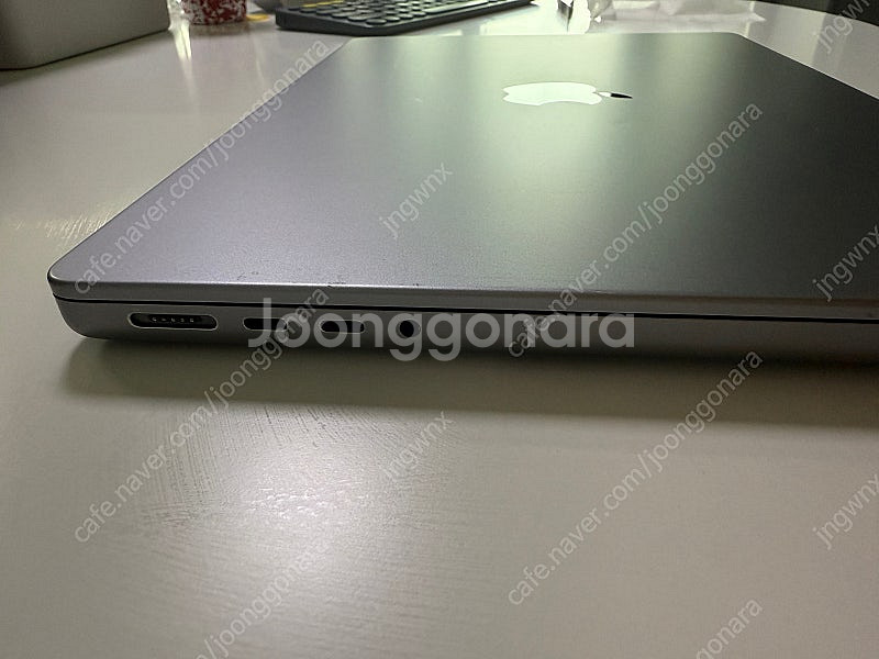 맥북프로 m1max/64g/2tb 14인치 팝니다--9