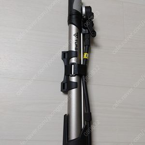 신품급)) 토픽 터보 몰프 G 압력게이지 휴대용 자전거 미니펌프 팝니다. (택포4.5만)**