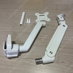 데스커 모니터암 판매합니다. DSAEAA0501