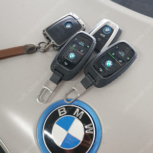 BMW 전기차 슈퍼카 i8 2016년식 자동차키를 최신형 LCD 액정 디스플레이키로 업그레이드 전환 제작 편리한 근접도어, 차량제어 기능 활성화 추가 작업