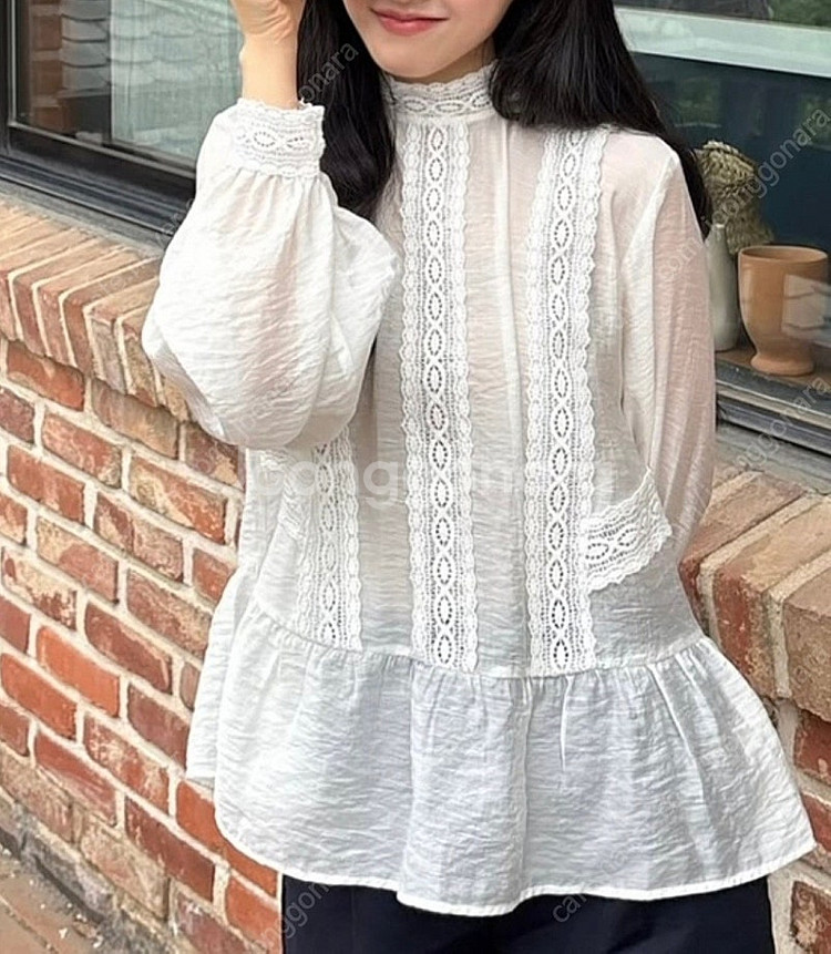 (새상품) 자수 디테일 레이스 블라우스 M 자라--0
