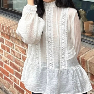 (새상품) 자수 디테일 레이스 블라우스 M 자라