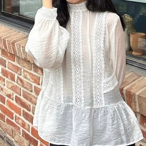(새상품) 자수 디테일 레이스 블라우스 M 자라