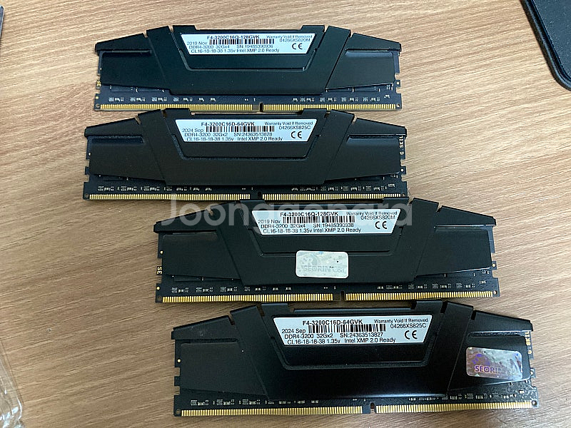 G.skill Ripjaws V DDR4-3200 32...--2