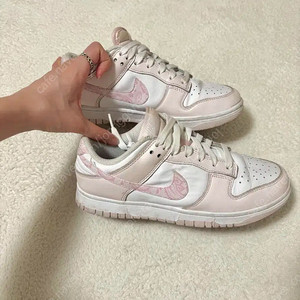 나이키 덩크로우 핑크 한정판 240