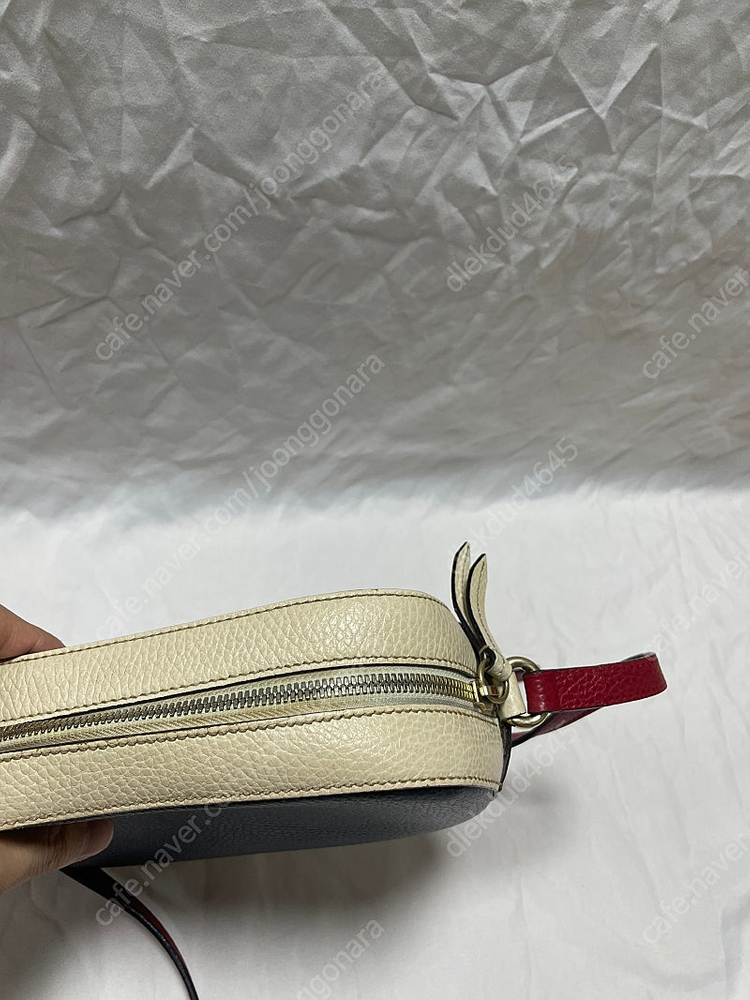 구찌 GG 로고 소호 디스코백 크로스백 이미지