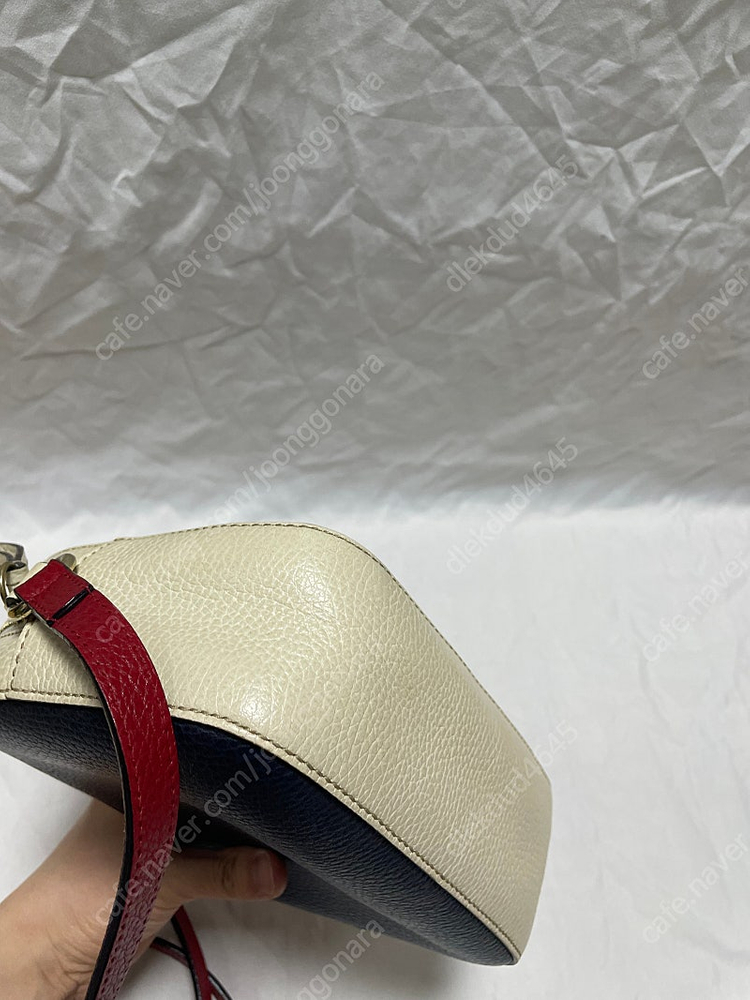 구찌 GG 로고 소호 디스코백 크로스백 이미지