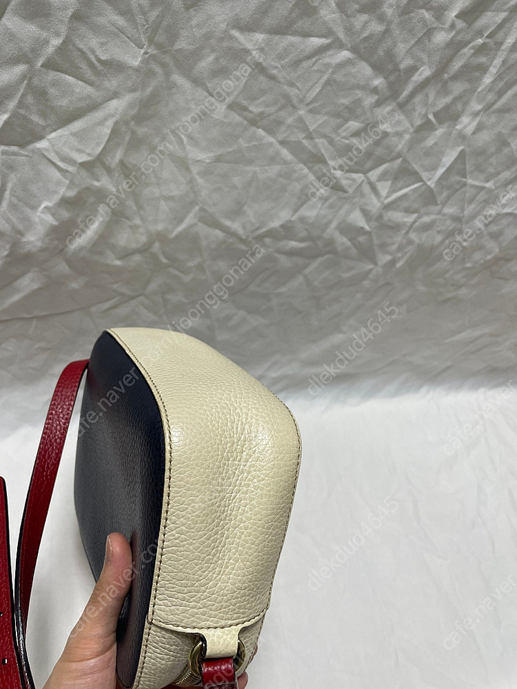 구찌 GG 로고 소호 디스코백 크로스백 이미지