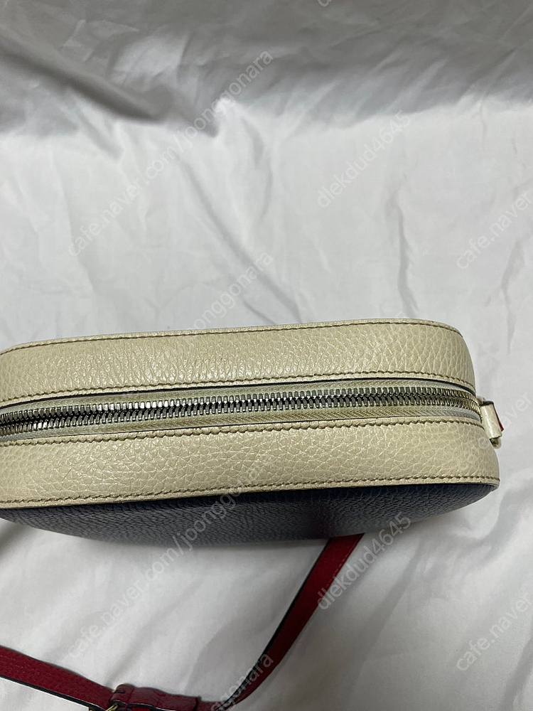 구찌 GG 로고 소호 디스코백 크로스백 이미지