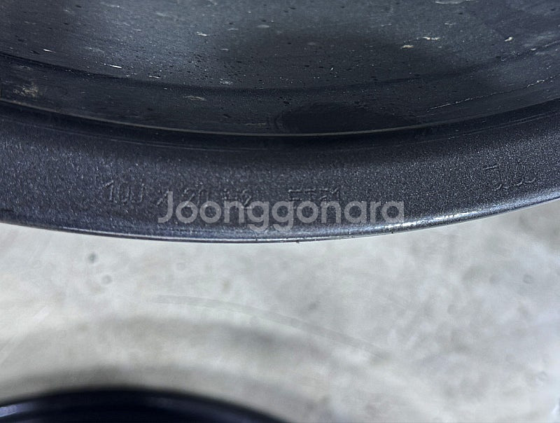 [판매] 페라리 포르토피노 20인치 정품 중고휠 앞뒤 ...--4