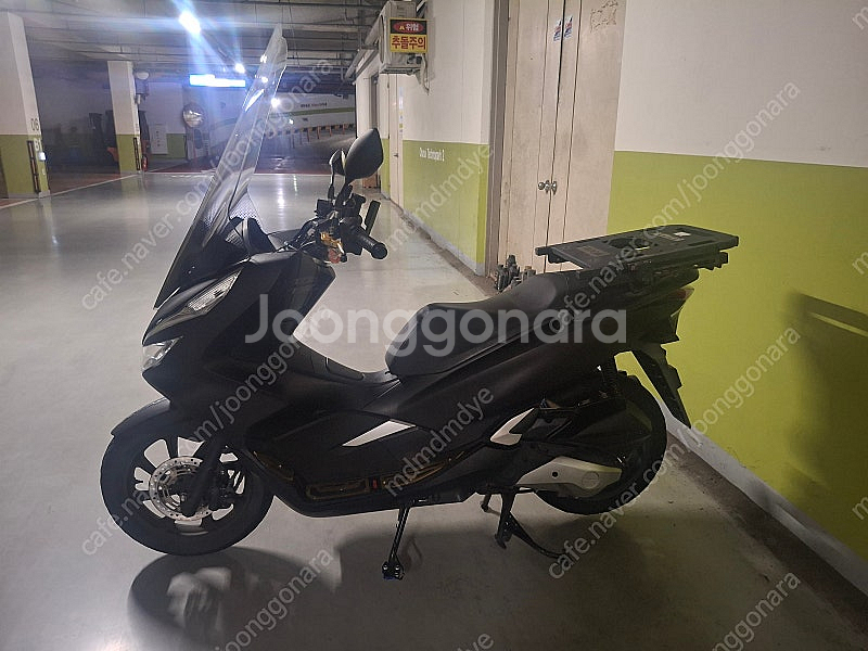 20년식 혼다 pcx125 판매합니다.--4