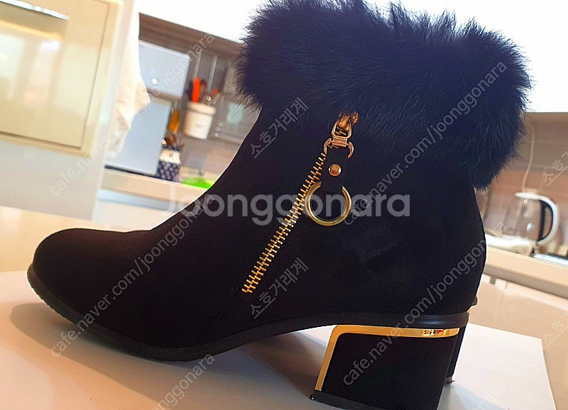 여성 가죽 부츠 240 구두 패션 신발 여자 블랙 퍼 부츠--7