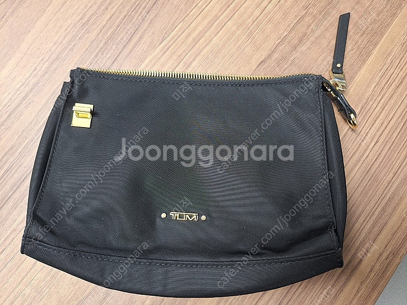 투미 보야저 파우치 판매합니다.--0