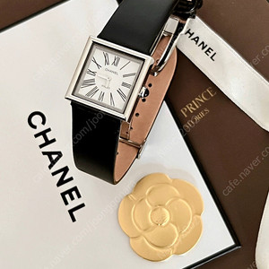 CHANEL 화이트 다이얼 마드모아젤 샤넬 시계