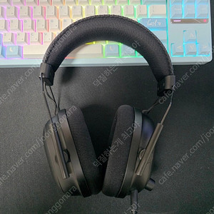 레이저 블랙샤크v2 pro 2023 헤드셋 팝니다.