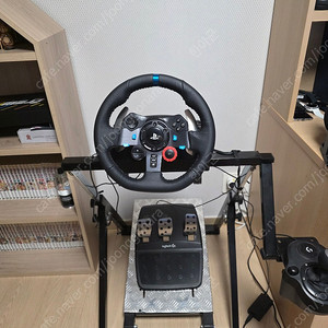 로지텍 G29 + 거치대 판매 합니다.