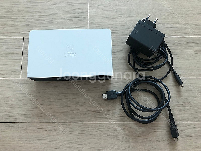 닌텐도 스위치 oled 버전 독 화이트 팝니다.--0