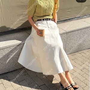 유메르ㅡ베스 플레어 스커트 라이트베이지1