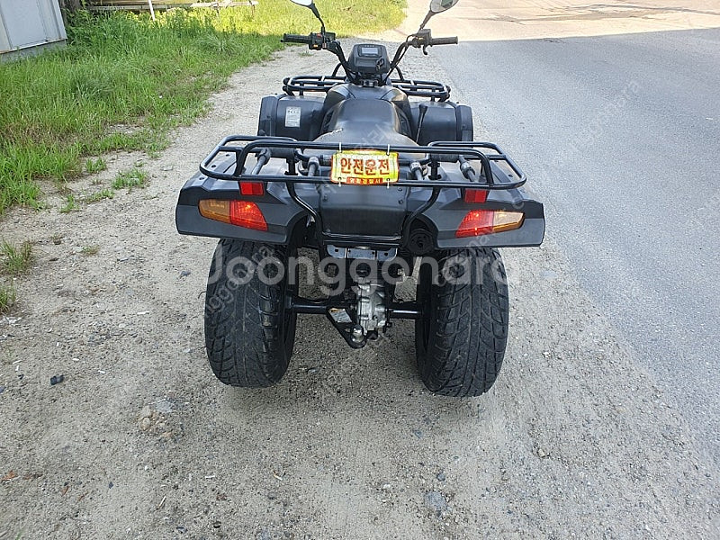 사륜구동 4wd 헌터300 17년 깨끗합니다.--3
