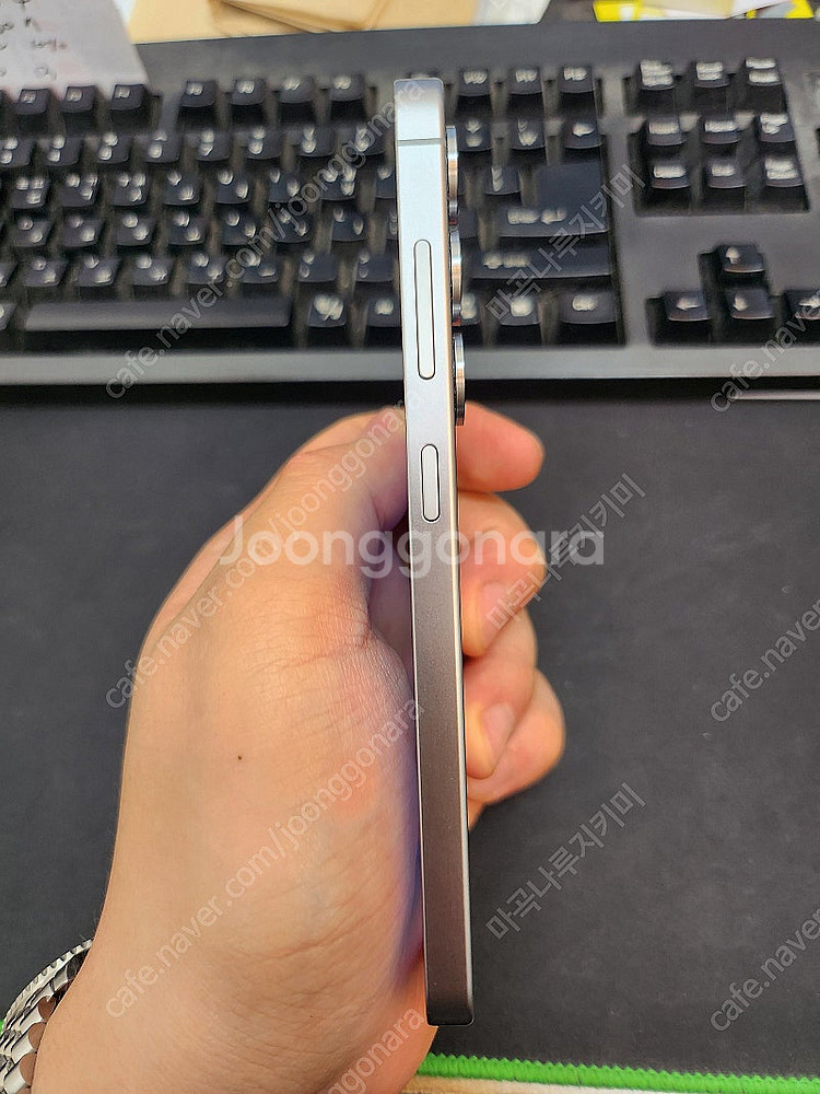 갤럭시S25 실버 512GB 무잔상 상태좋은 중고70만...--4
