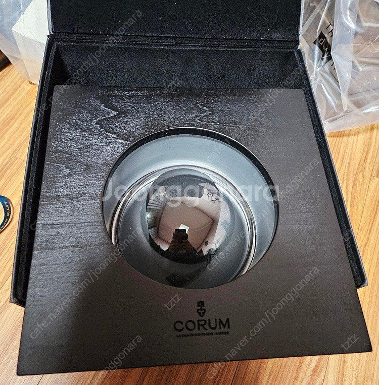 정품 ] CORUM 코럼 코룸 시계 박스 판매합니다 :...--1