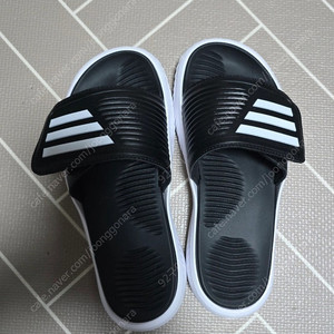[미사용/택포가격] 아디다스 알파리스폰스2.0/알파바운스 슬리퍼 245mm