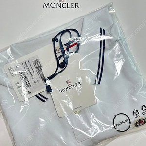 몽클레어 폴로 티셔츠 새상품 XL