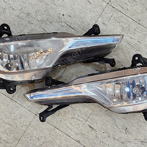 더프레스티지 K7 12년식 안개등 한세트 팔아요~