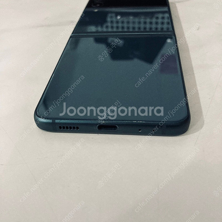 자급제 플립3 256용량 매우깔끔한기기 13만5천원 판...--2