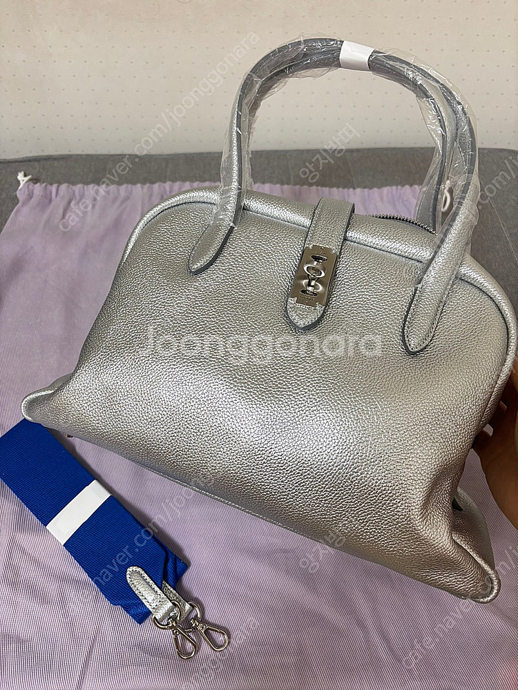 (정가 325000원 새상품) 분크 토트백 실버 미듐 ...--6