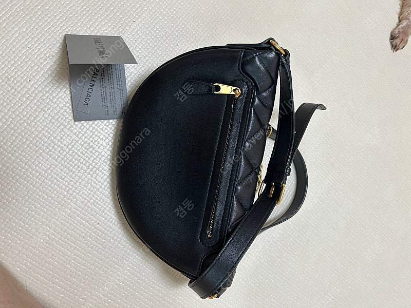 발렌시아가 수비니어 퀄팅 벨트백 블랙 이미지