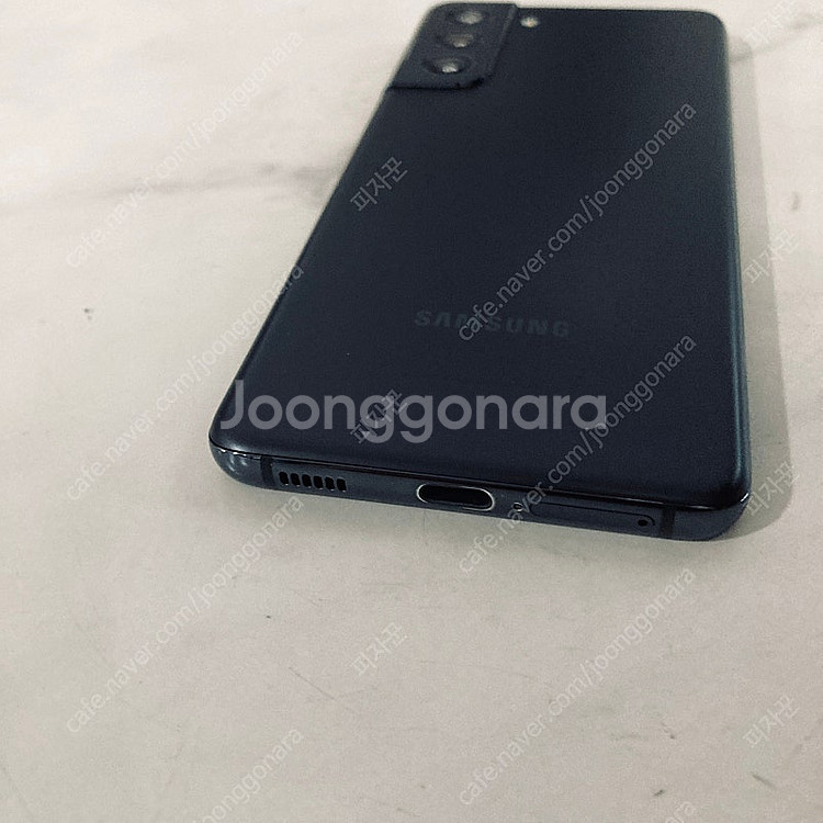 갤럭시 S21 블랙 256기가 매우깔끔한기기 15만원 판매합니다!--2