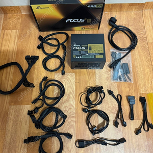 시소닉 FOCUS GOLD GX-1000 Full Modular 양도합니다.