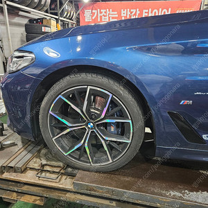 BMW G30 845M 와이스포크 판매합니다 530정품