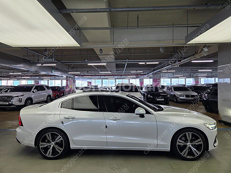 볼보 S60(3세대) T5 인스크립션 중고차 선착순 판...--1