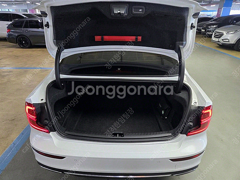 볼보 S60(3세대) T5 인스크립션 중고차 선착순 판...--4