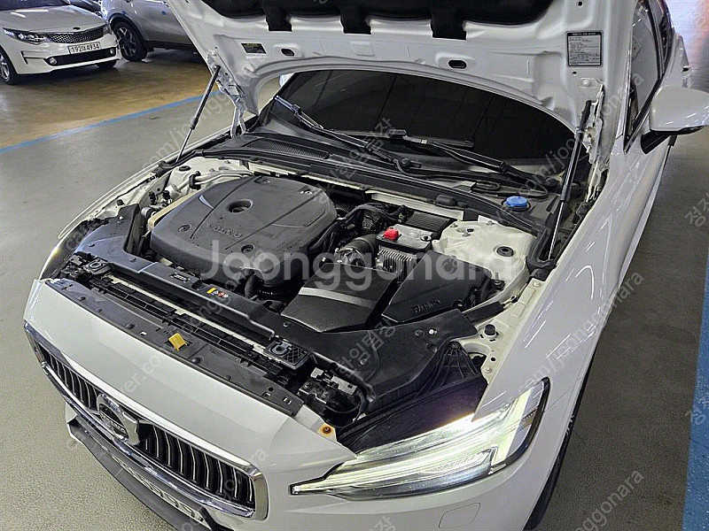 볼보 S60(3세대) T5 인스크립션 중고차 선착순 판...--5