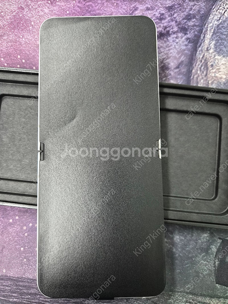 갤럭시 Z플립6 256GB 실버 SSS급 팝니다.--1