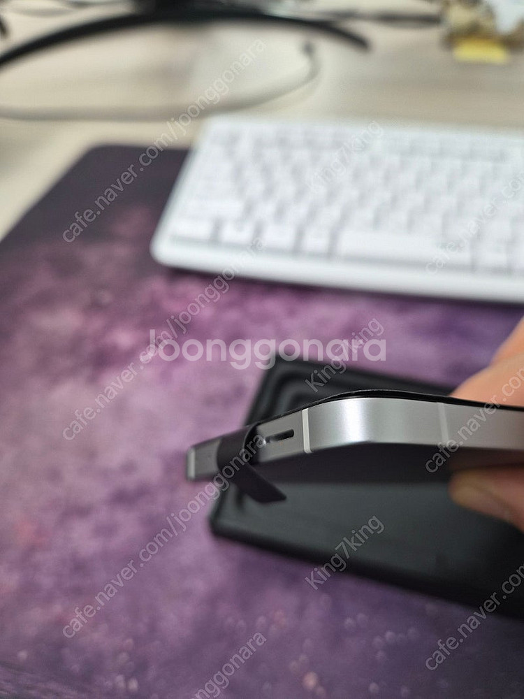 갤럭시 Z플립6 256GB 실버 SSS급 팝니다.--7